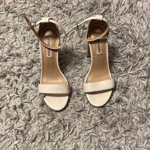 Steve Madden off white heals. Chunky heal. Perfect condition.